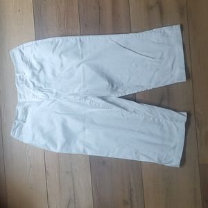 212 Collection white capris pants